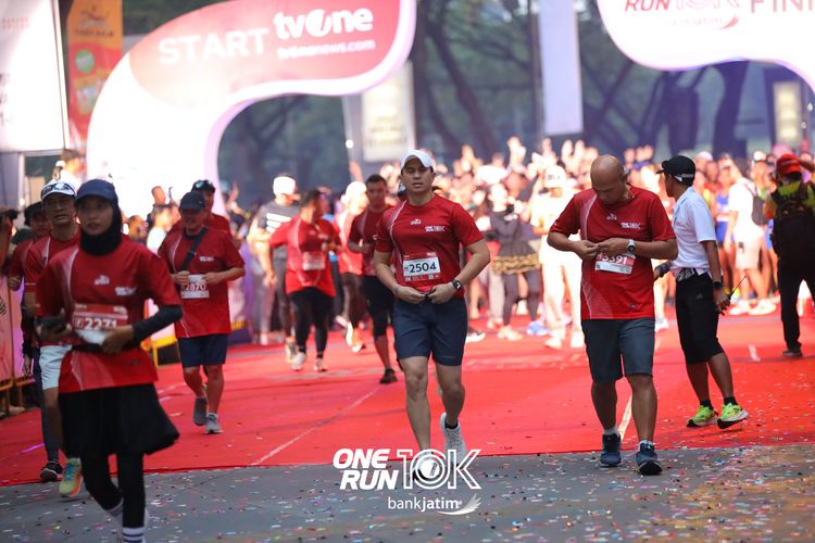 Race photo from ONE RUN 10 K