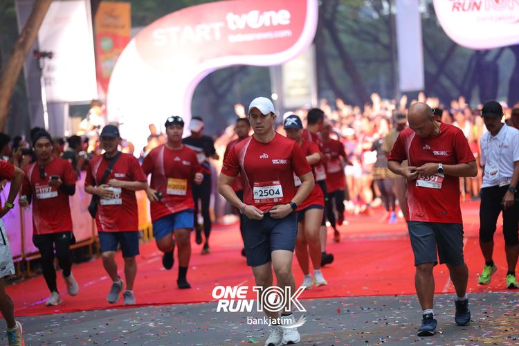 Race photo from ONE RUN 10 K