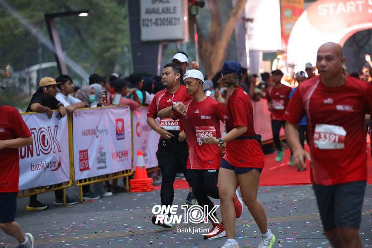 Race photo from ONE RUN 10 K
