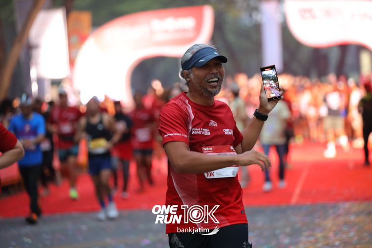 Race photo from ONE RUN 10 K