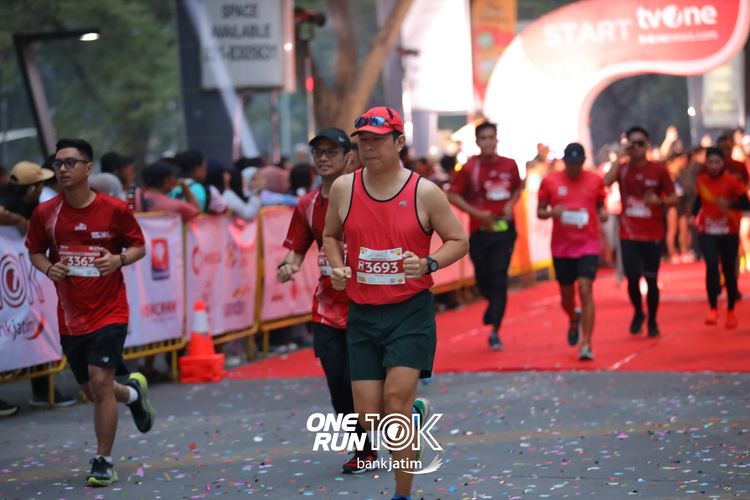 Race photo from ONE RUN 10 K