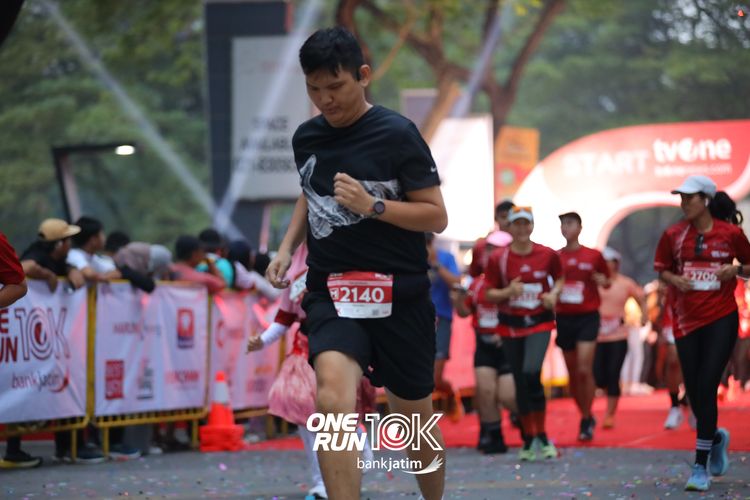 Race photo from ONE RUN 10 K