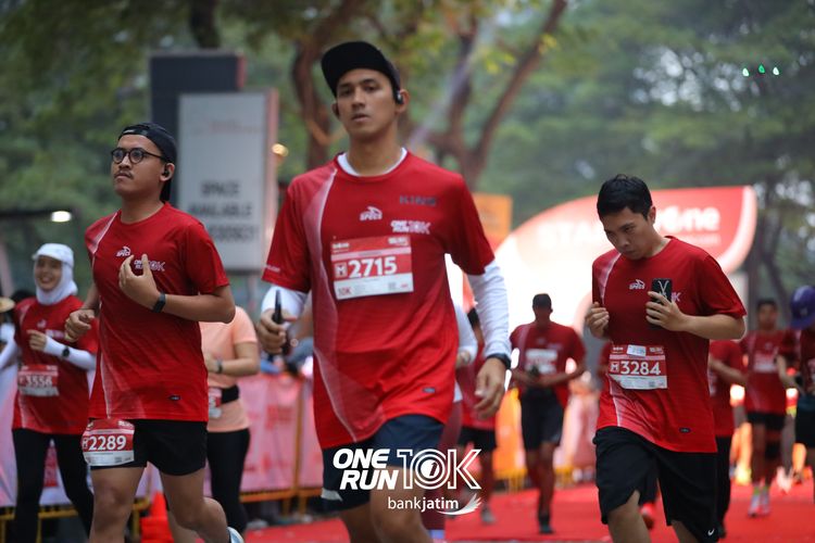 Race photo from ONE RUN 10 K
