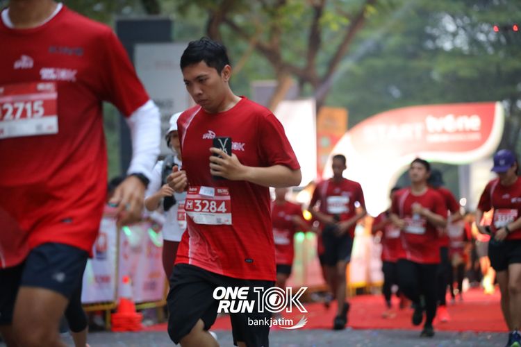 Race photo from ONE RUN 10 K