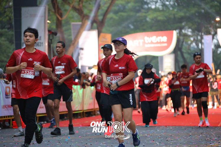 Race photo from ONE RUN 10 K