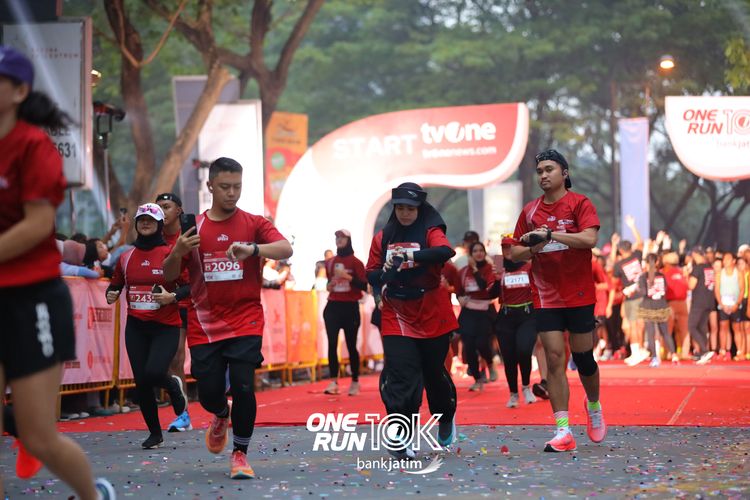 Race photo from ONE RUN 10 K