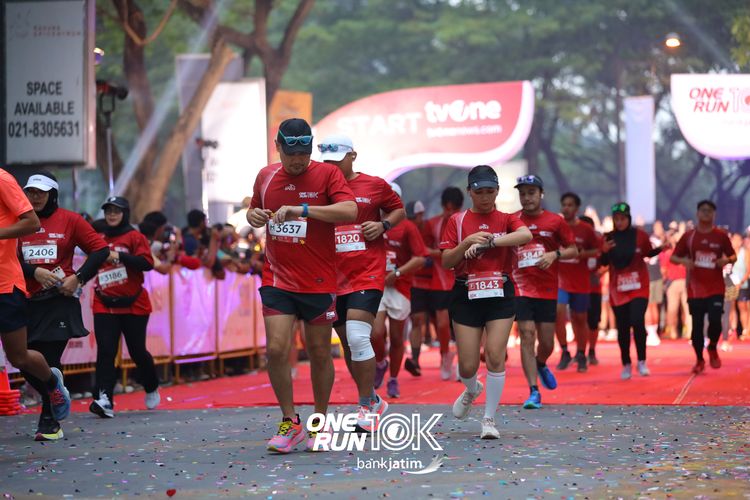 Race photo from ONE RUN 10 K