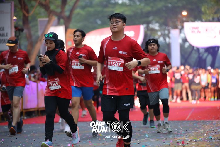 Race photo from ONE RUN 10 K