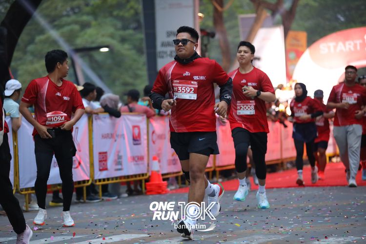 Race photo from ONE RUN 10 K