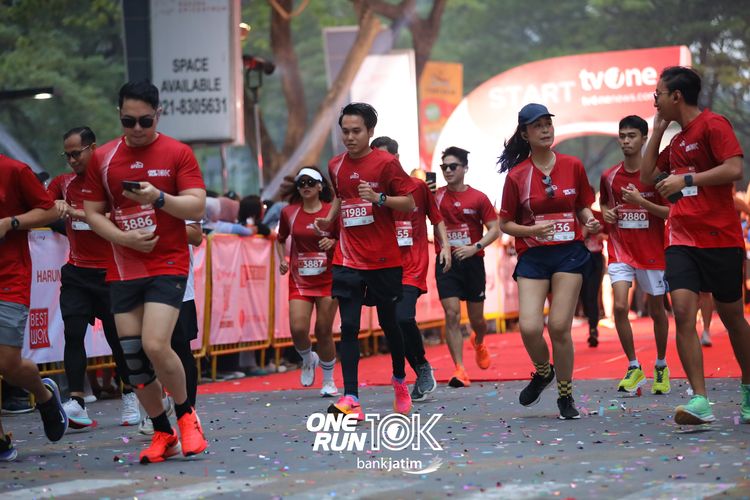 Race photo from ONE RUN 10 K