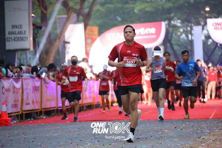 Race photo from ONE RUN 10 K