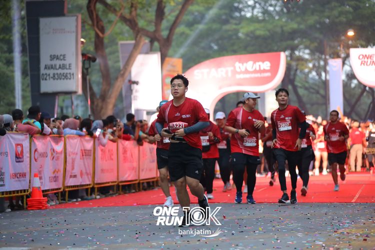 Race photo from ONE RUN 10 K