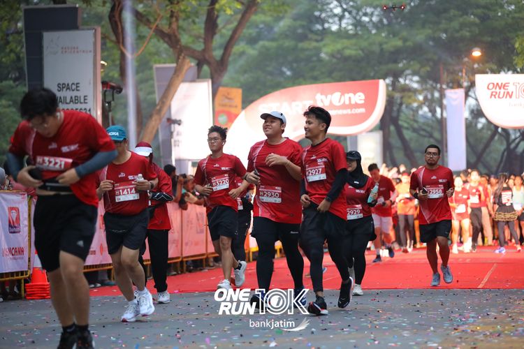 Race photo from ONE RUN 10 K