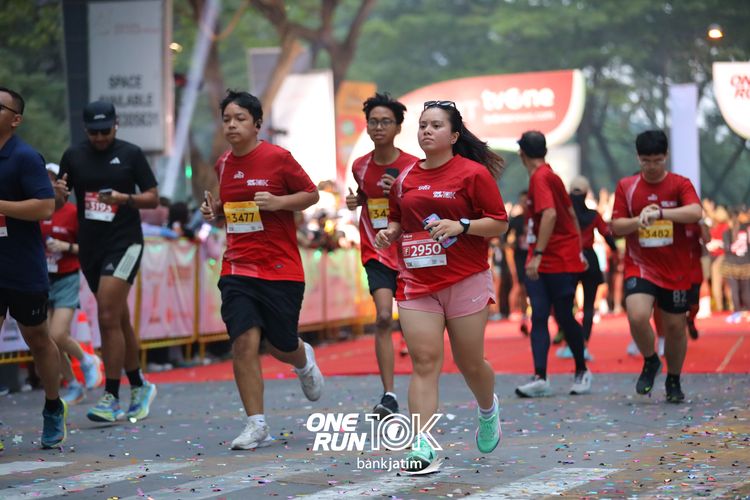 Race photo from ONE RUN 10 K