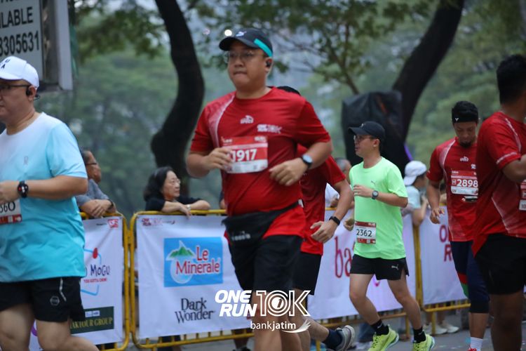 Race photo from ONE RUN 10 K