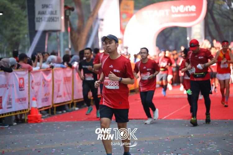 Race photo from ONE RUN 10 K