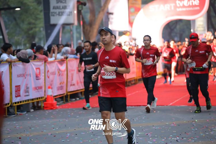 Race photo from ONE RUN 10 K