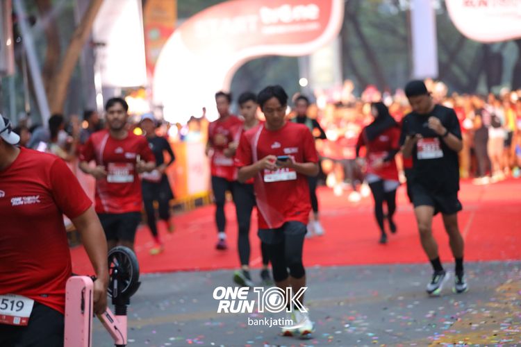 Race photo from ONE RUN 10 K