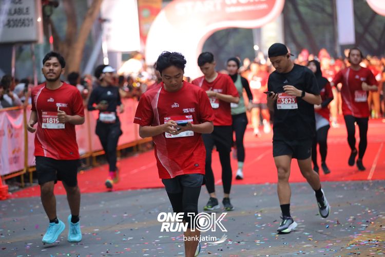 Race photo from ONE RUN 10 K