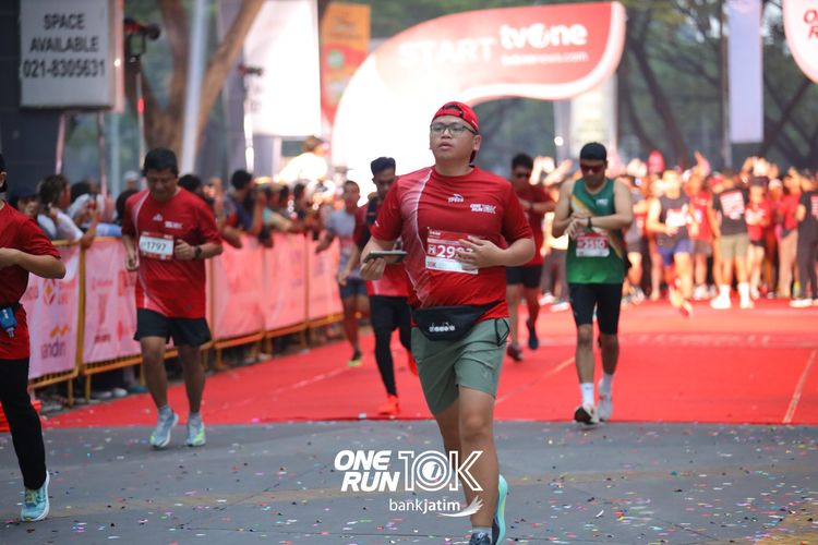Race photo from ONE RUN 10 K