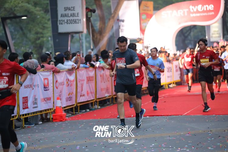 Race photo from ONE RUN 10 K