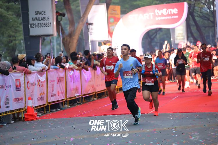 Race photo from ONE RUN 10 K