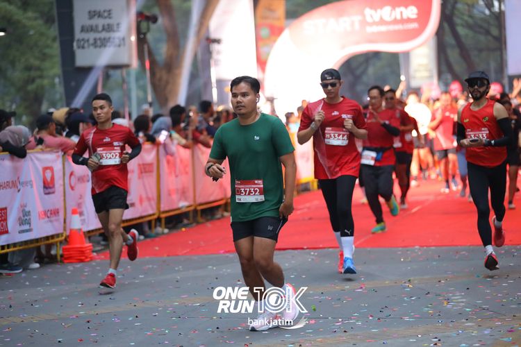 Race photo from ONE RUN 10 K