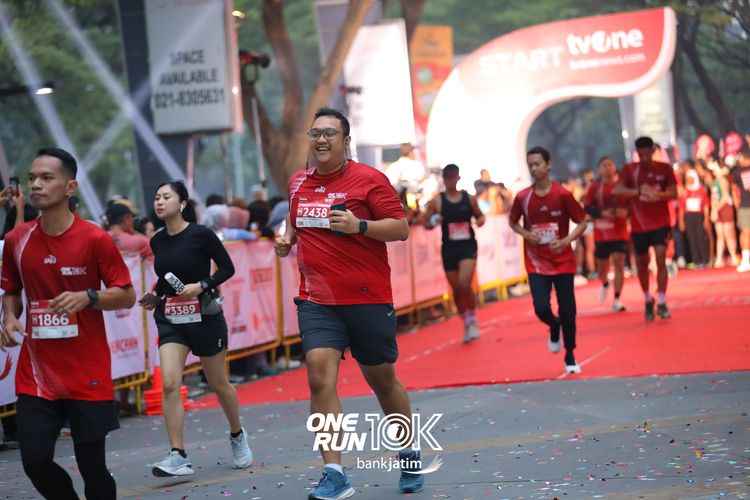 Race photo from ONE RUN 10 K