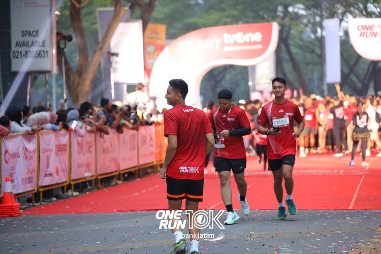 Race photo from ONE RUN 10 K
