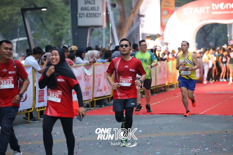 Race photo from ONE RUN 10 K