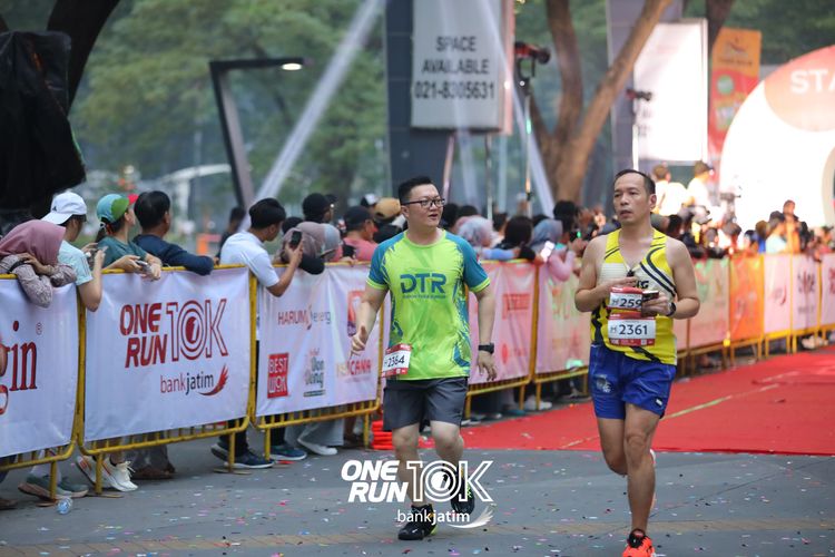 Race photo from ONE RUN 10 K