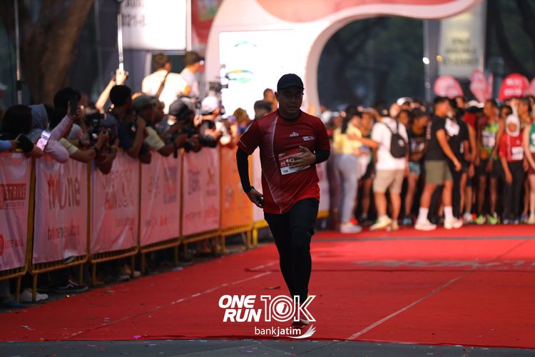 Race photo from ONE RUN 10 K