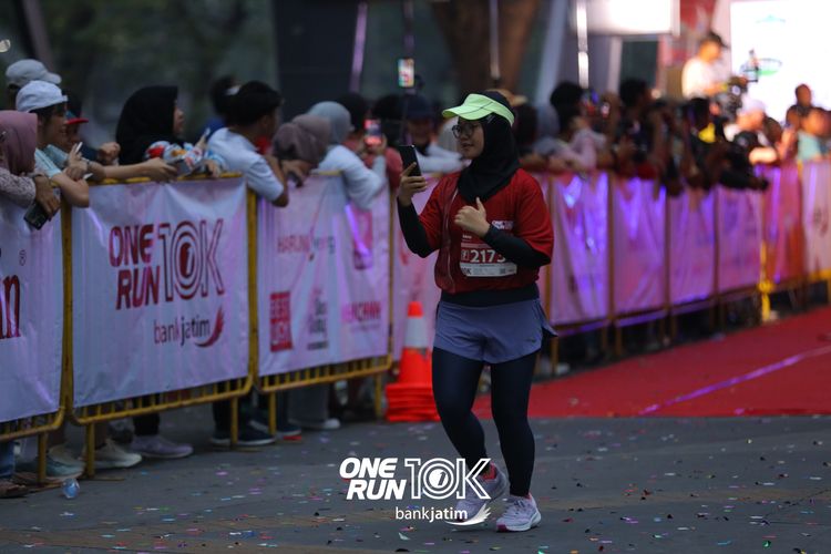 Race photo from ONE RUN 10 K
