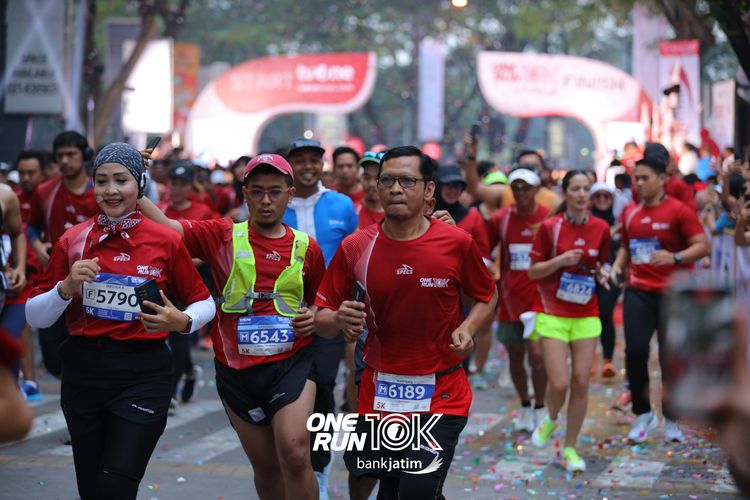 Race photo from ONE RUN 10 K