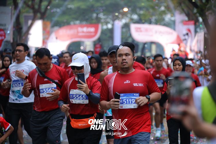 Race photo from ONE RUN 10 K