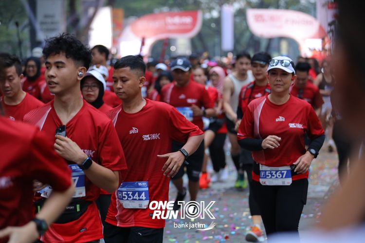 Race photo from ONE RUN 10 K
