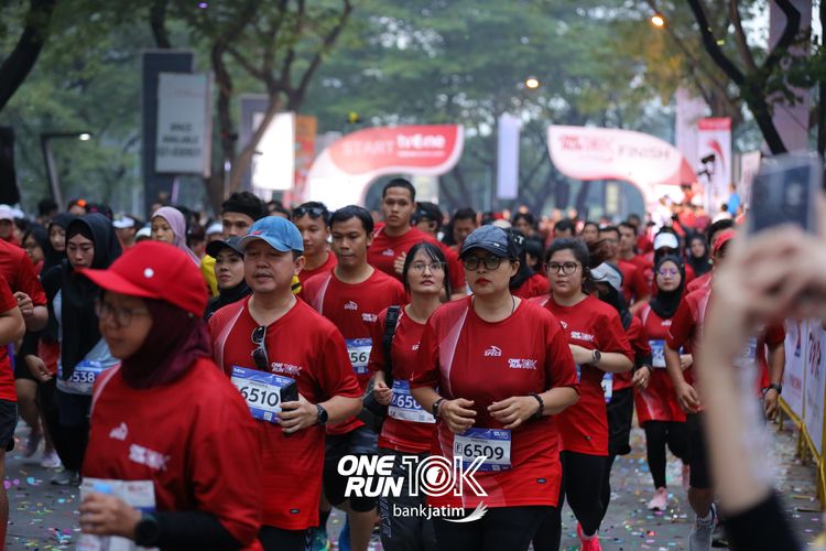 Race photo from ONE RUN 10 K