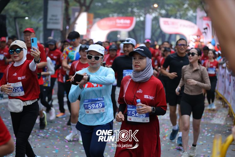 Race photo from ONE RUN 10 K