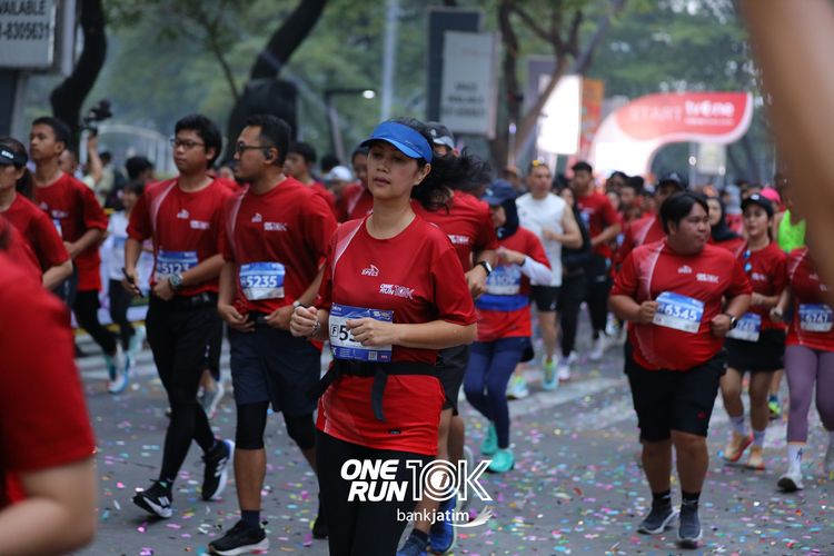 Race photo from ONE RUN 10 K