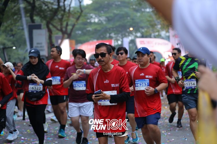 Race photo from ONE RUN 10 K