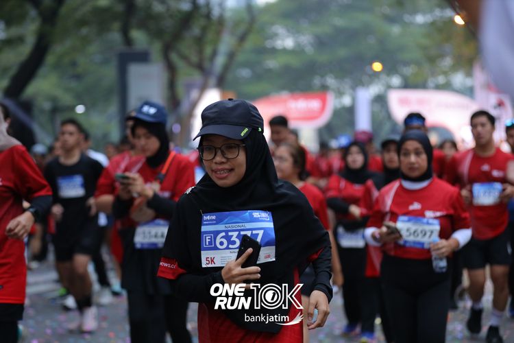 Race photo from ONE RUN 10 K