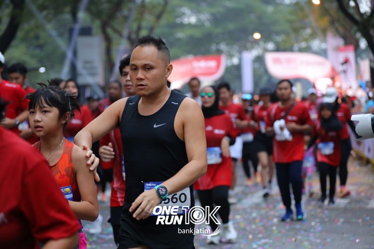 Race photo from ONE RUN 10 K