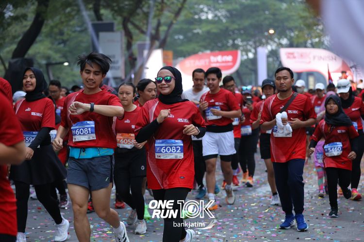 Race photo from ONE RUN 10 K