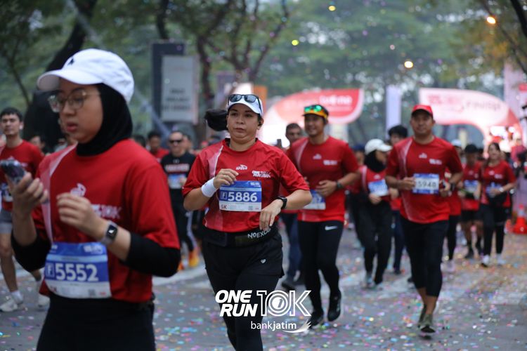 Race photo from ONE RUN 10 K