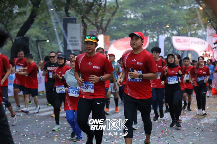 Race photo from ONE RUN 10 K