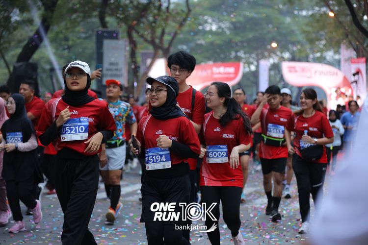 Race photo from ONE RUN 10 K