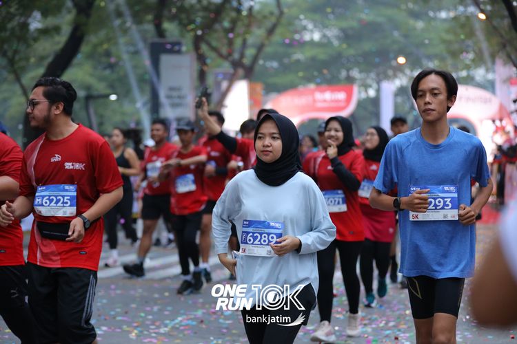 Race photo from ONE RUN 10 K