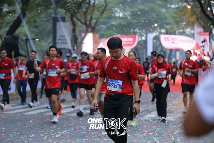 Race photo from ONE RUN 10 K