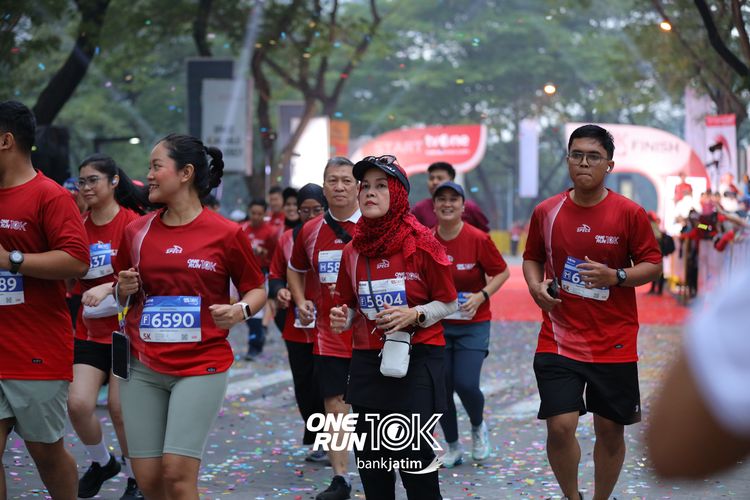 Race photo from ONE RUN 10 K