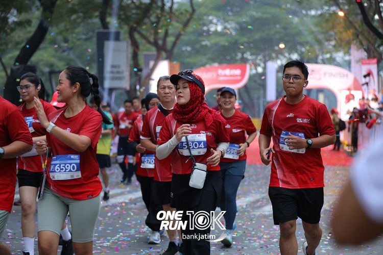 Race photo from ONE RUN 10 K